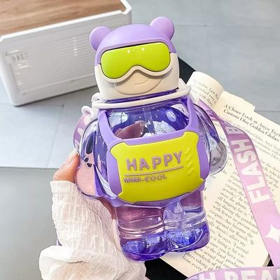 Grote waterfles met touw en schattig beer ontwerp voor studenten