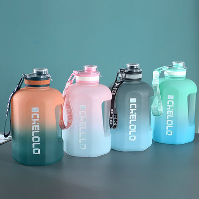 Commerciële koper Custom Logo 1.6L 2.2L waterfles voor gym Sports Cup Plastic Travel