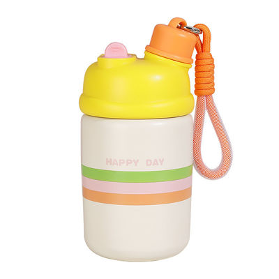 Draagbare roestvrijstalen waterfles met een capaciteit van 500 ml geïsoleerde koffiekop met stro