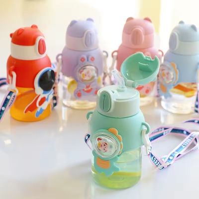 Unisex schattig waterfles Anti-drop stro beker voor kinderen Plastic drinkwaren Kids Cups