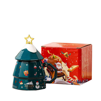 Duurzame kerstboom met grote capaciteit Keramische beker met deksel en lepel Perfecte kerstcadeau