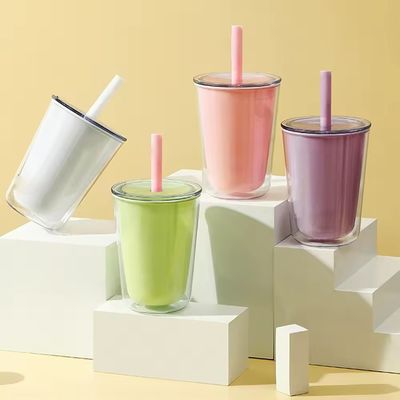 TOUR Draagbare plastic waterfles met een grote drinkbeker