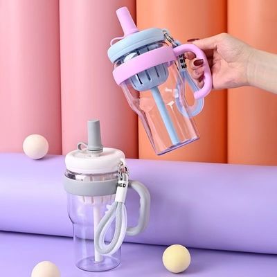 Minimalistische ontwerpstijl 680 ml plastic fles voor buitensporten en reis efficiëntie