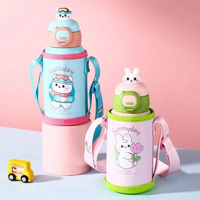 Draagbare waterfles met bekleding met modern ontwerp