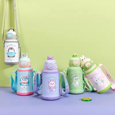 Draagbare waterfles met bekleding met modern ontwerp
