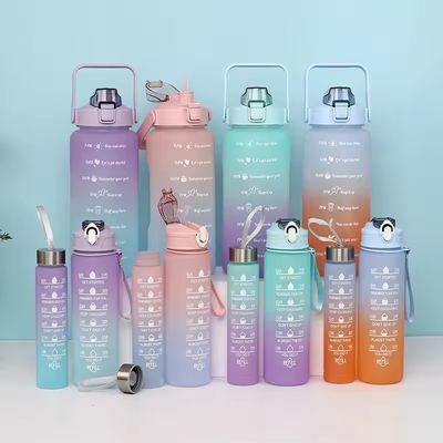 Gepersonaliseerd logo Acceptabel 3pcs Grote capaciteit Sport Plastic Gradient Waterfles Set