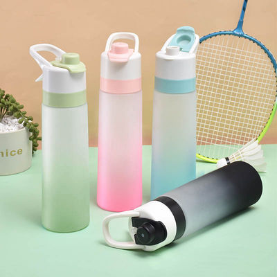 Direct verkopen van eenvoudige sport plastic waterbeker met een capaciteit van 750 ml