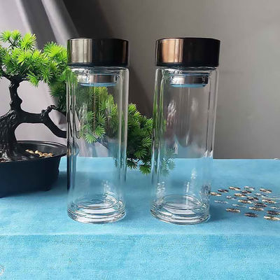 Dubbelwandglas waterfles met een hoog borosilicaat en milieuvriendelijk voor kokend water