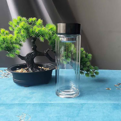 Dubbelwandglas waterfles met een hoog borosilicaat en milieuvriendelijk voor kokend water