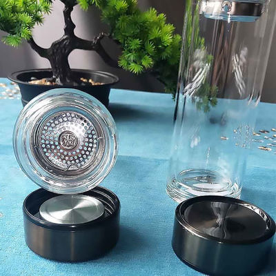 Dubbelwandglas waterfles met een hoog borosilicaat en milieuvriendelijk voor kokend water