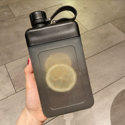 450 ml BPA-vrij vierkant PP plastic draagbare sportsapfles met dop op maat