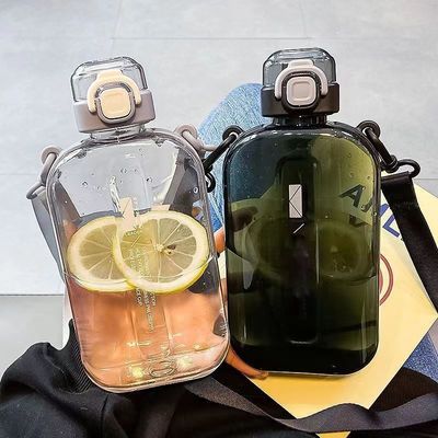 Plastic 750 ml waterfles met stro - uw must-have voor outdoor oefening en fitness