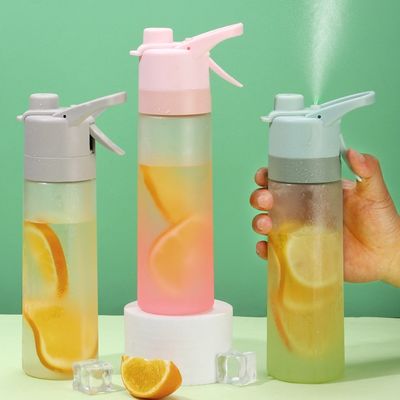 Design Custom Logo 650ml Plastic Spray Flasjes voor sport Outdoor Creatieve fles