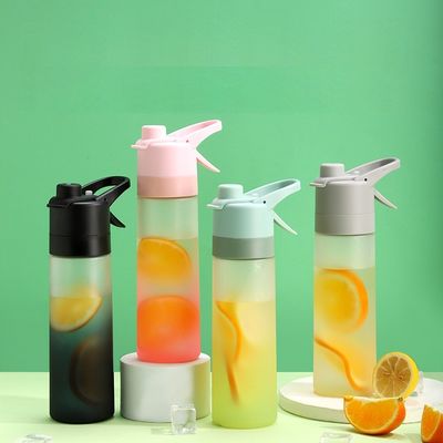 Design Custom Logo 650ml Plastic Spray Flasjes voor sport Outdoor Creatieve fles