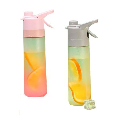 Doppelwand PC-plastic sportgeïsoleerde spuitwaterfles voor buitenfietssport