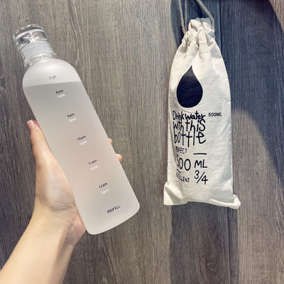 500 ml fitness plastic waterfles met tijdschaal voor moderne fitness en herbruikbaar ontwerp