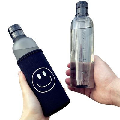 Duurzaam 500 ml fitness plastic waterfles met tijdschaal lekbestendig en BPAvrij