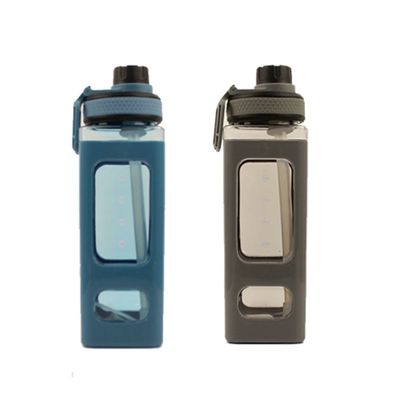Vierkant 700 ml plastic waterfles voorzien van anti-corrosiecoating en stro