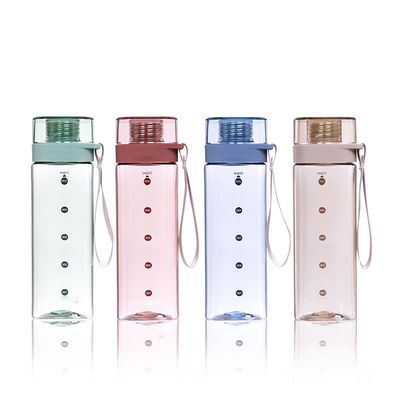 Outdoor Sport Draagbaar 550 ml 700 ml PC Plastic Vierkante waterfles met handvat