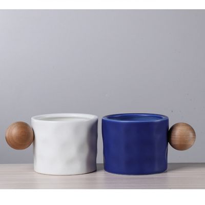 330 ml blauw en wit keramische koffiebeker met houten bolhandvat voor zakelijke cadeautjes
