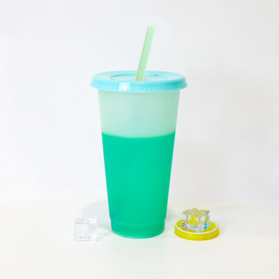 Leekproof 16oz 24oz BPA-vrije plastic koffiekopjes Koud waterfles met deksel en stro