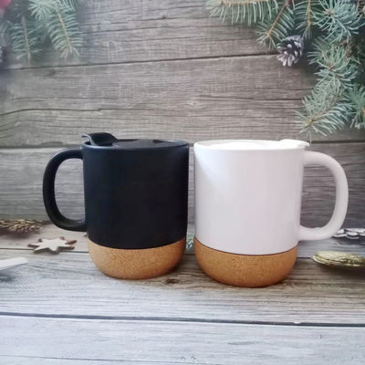 Zwarte matte kleur glazuur keramische kurk bodem koffiebekers met aangepast logo