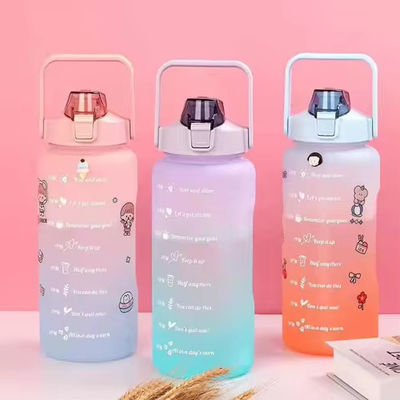 2L Fitness Plastic Flask Draagbaar lekbestendig Frosted Gradient Spring Cap Capaciteit Lijn Shaker Flask Customized Kleur