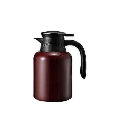 Compacte en handige zwarte ketel met een capaciteit van 1500 ml voor lange isolatie