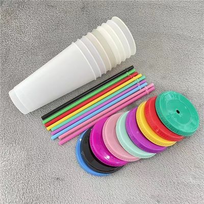 Gepersonaliseerd logo Acceptabel 16oz 24oz BPA-vrije plastic koffiekopjes met deksel en stro