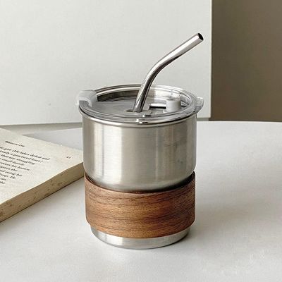 Campingkoffiebeker van roestvrij staal met opvouwbaar handvat en duurzame materialen