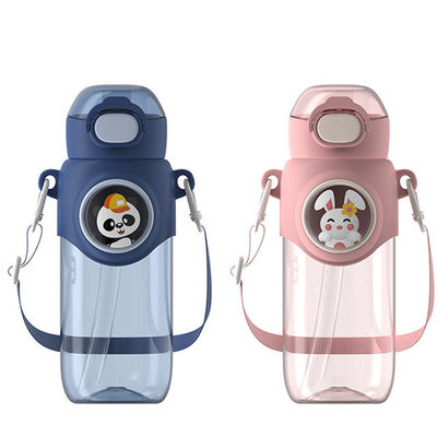 690 ml cartoon plastic ketel draagbare lekvrije beker met touw elastisch deksel accessoires