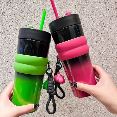 Alle toepasselijke mensen zullen van deze thermosbeker met grote capaciteit houden voor buitenactiviteiten