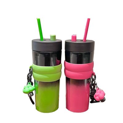 Toepasselijke mensen houden jullie koffie warm en jullie handen vrij met deze Tumbler