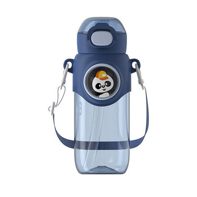 690 ml cartoon plastic ketel kleurrijke draagbare beker met elastisch deksel en touw met touw