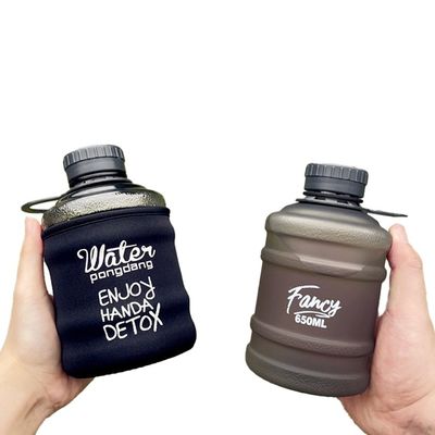 680 ml grote plastic draagbare rechtdrinkbeker voor studenten sport buiten