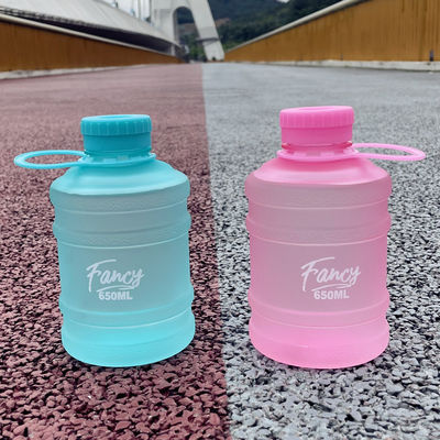 680 ml grote plastic draagbare rechtdrinkbeker voor studenten sport buiten
