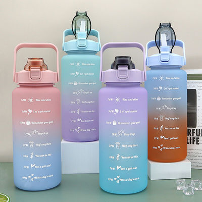 Outdoor Sport 2L plastic waterfles met capaciteitslijn en anti-corrosiecoating