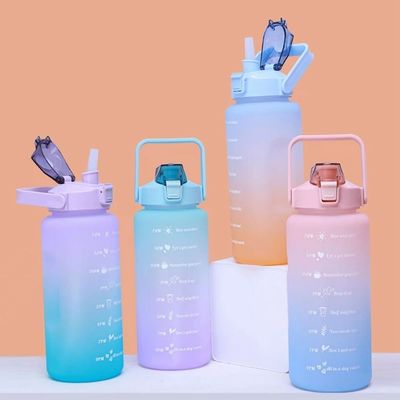 Outdoor Sport 2L plastic waterfles met capaciteitslijn en anti-corrosiecoating