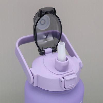 Outdoor Sport 2L plastic waterfles met capaciteitslijn en anti-corrosiecoating