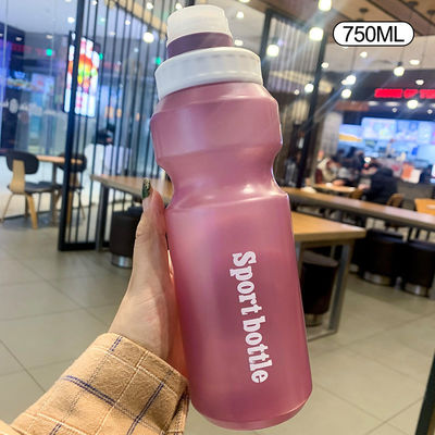 Custom Creative 500ml 600ml 750ml plastic waterfles voor kamperen Reis Fitness