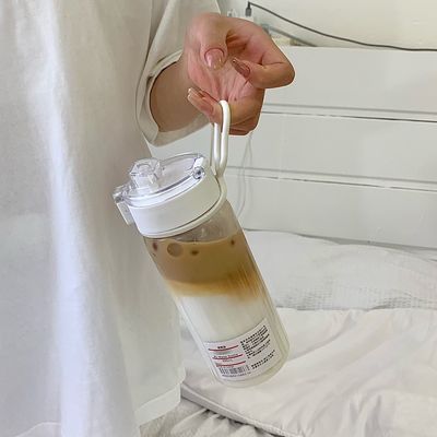Warmtebestendige PC plastic fles Flip Top Stijlvolle waterfles met verwijderbare zeefmachine
