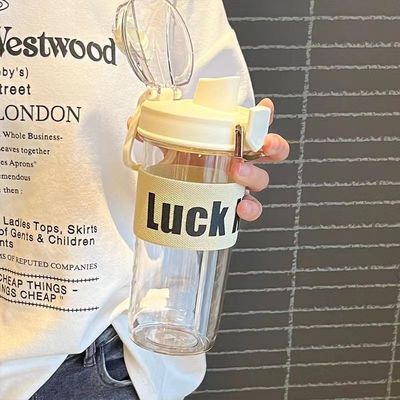 600 ml herbruikbare plastic strobeker met aangepast logo Eco-vriendelijke waterfles zoals in de foto