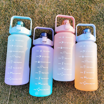 PETG-drinkwaterfles met een grote capaciteit van 2000 ml met een stro- en anti-corrosiecoating