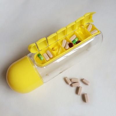 Kookwater Multifunctioneel 600 ml 2 in 1 dagelijkse plastic waterfles met zevendaagse pillenhoes