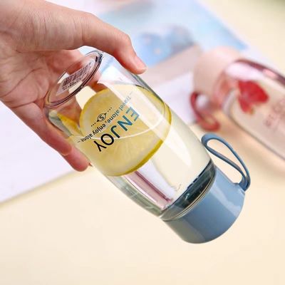 380 ml waterbeker voor buitensport met touwgreep en voorzien van een anti-corrosiecoating