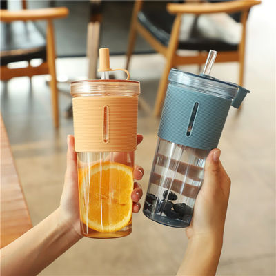 BPA-vrij herbruikbare kantoorbeker 700 ml Plastic tumblers met deksel en stro aangepast logo