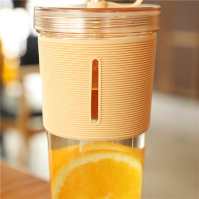 BPA-vrij herbruikbare kantoorbeker 700 ml Plastic tumblers met deksel en stro aangepast logo