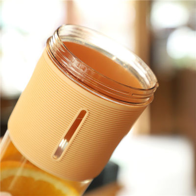 BPA-vrij herbruikbare kantoorbeker 700 ml Plastic tumblers met deksel en stro aangepast logo