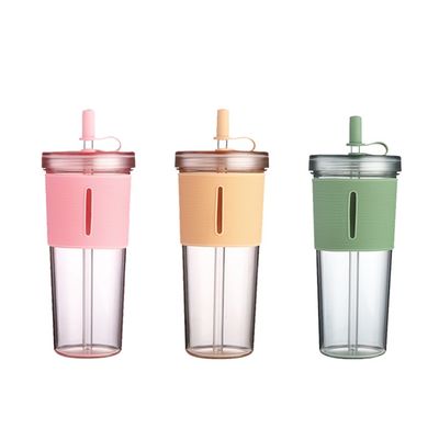 BPA-vrij herbruikbare kantoorbeker 700 ml Plastic tumblers met deksel en stro aangepast logo