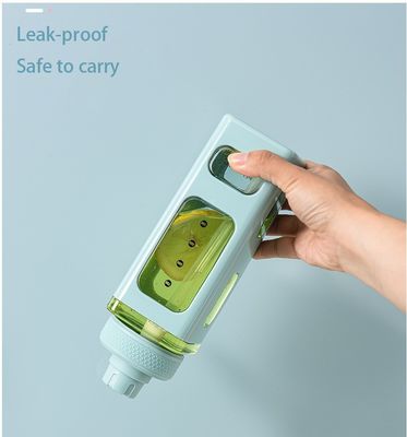 Materiaal 700 ml vierkant Draagbare hoge temperatuurbestendige plastic fles voor kamperen